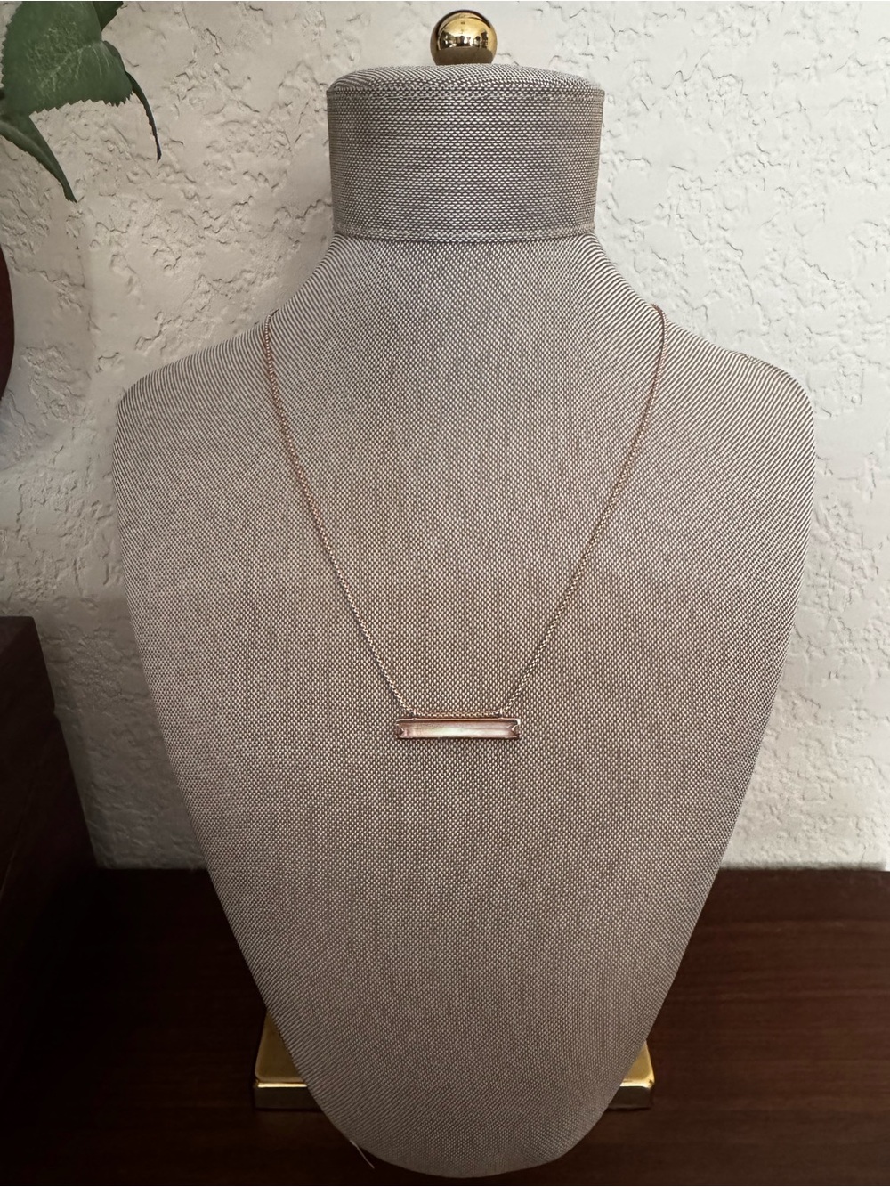 Kendra Scott Leanor Rose Gold Bar Necklace Ivory Mother of Pearl